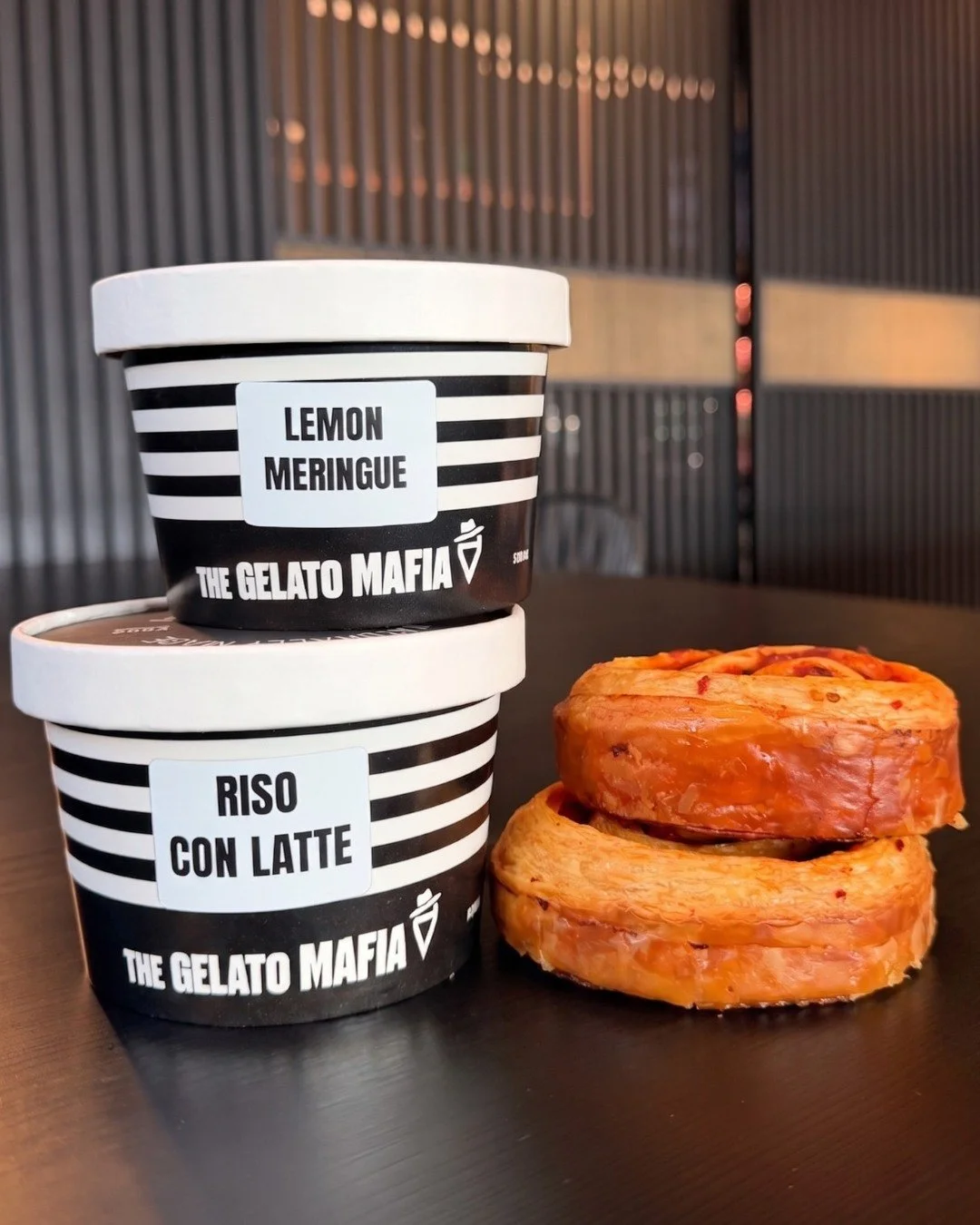 #TwoPintTwoPastryTuesday 🍋🍚
ㅤ
Riso con Latte and Lemon Meringue are two of our departing flavours this month, a gentle reminder to grab a scoop (or a pint) before they're gone.
ㅤ
Or, if you're following both @thegelatmafia and @dolceamore.ca, you c