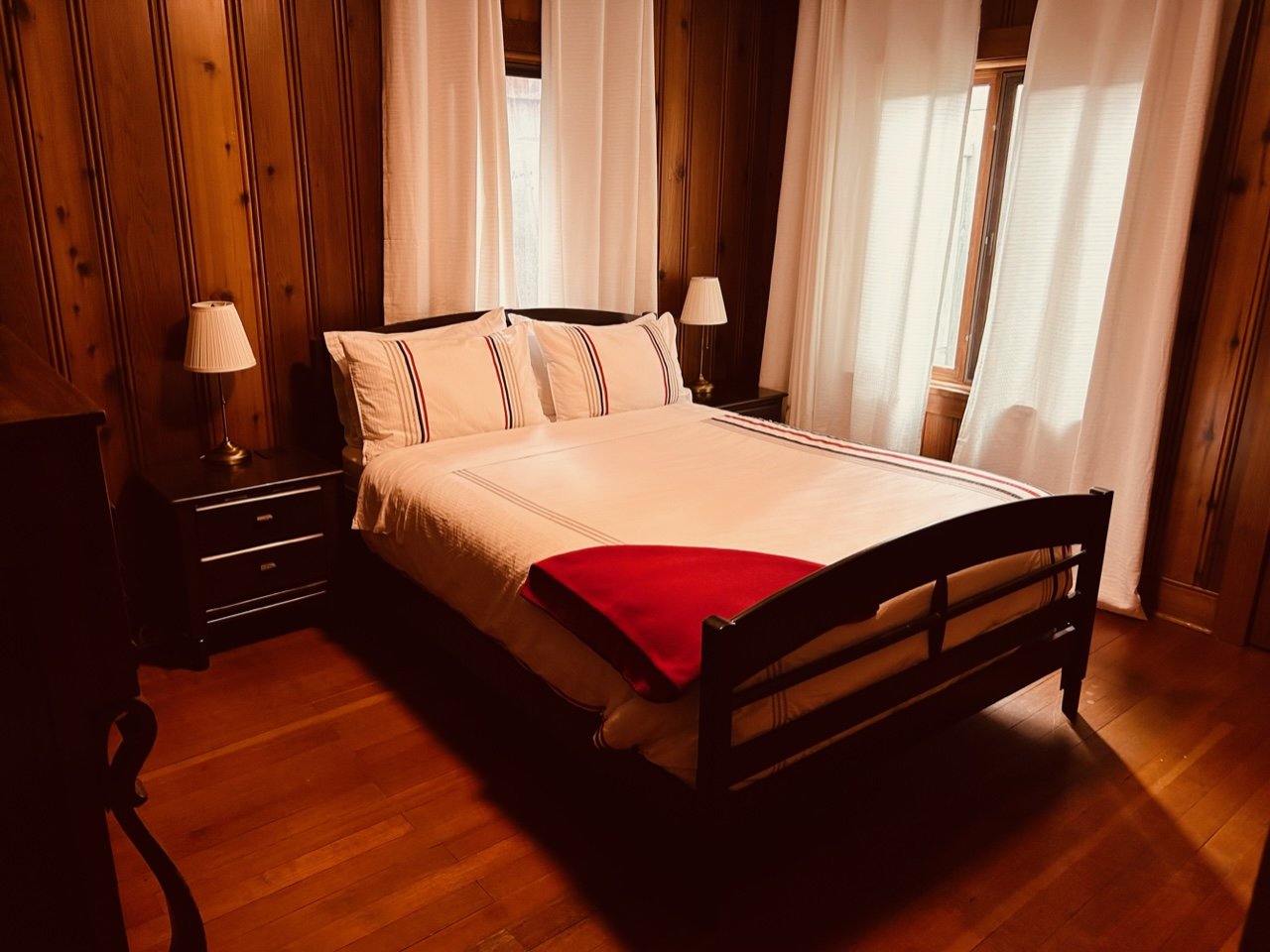 bed4 1.jpeg