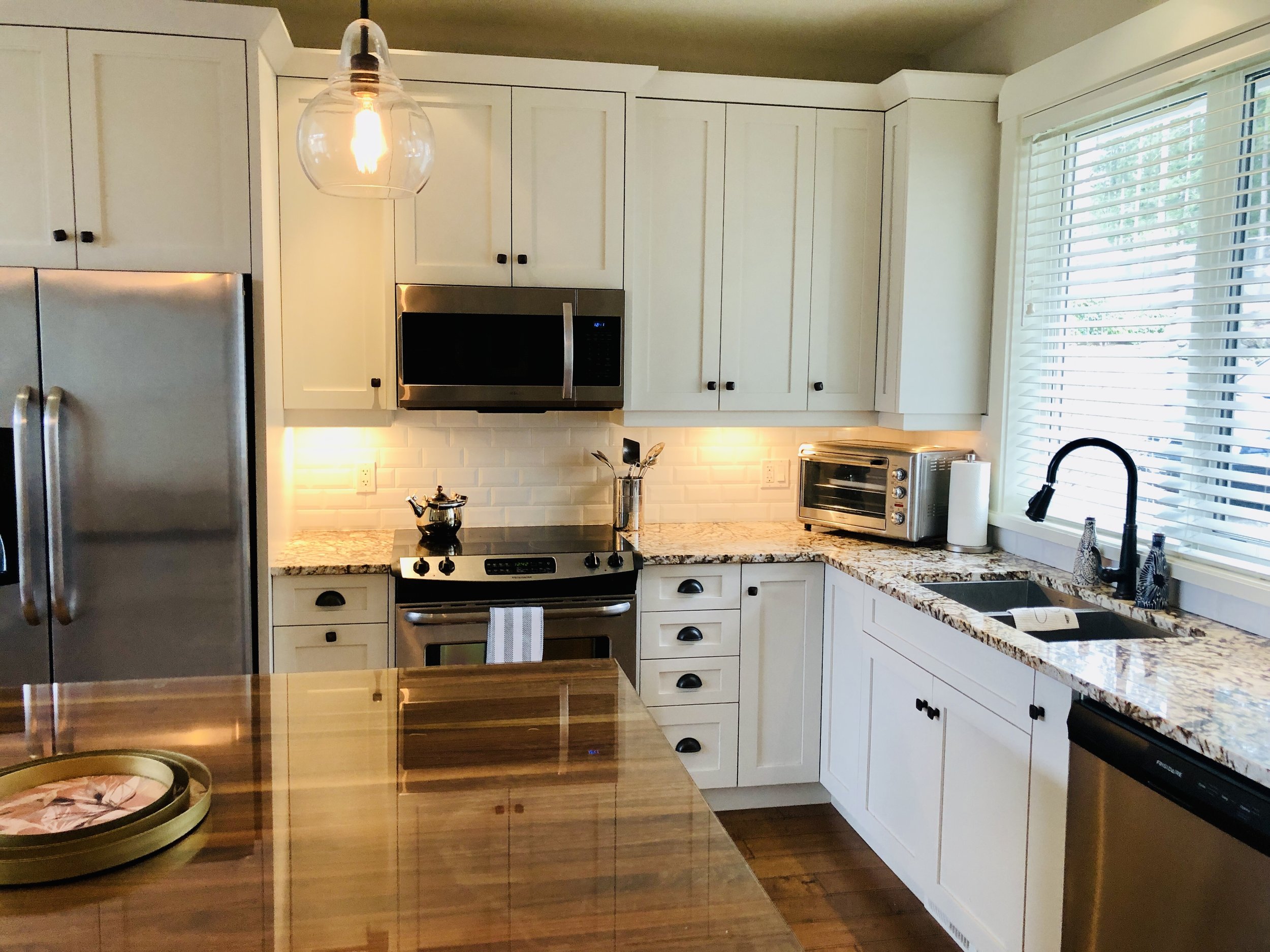 kitchen 2.jpg
