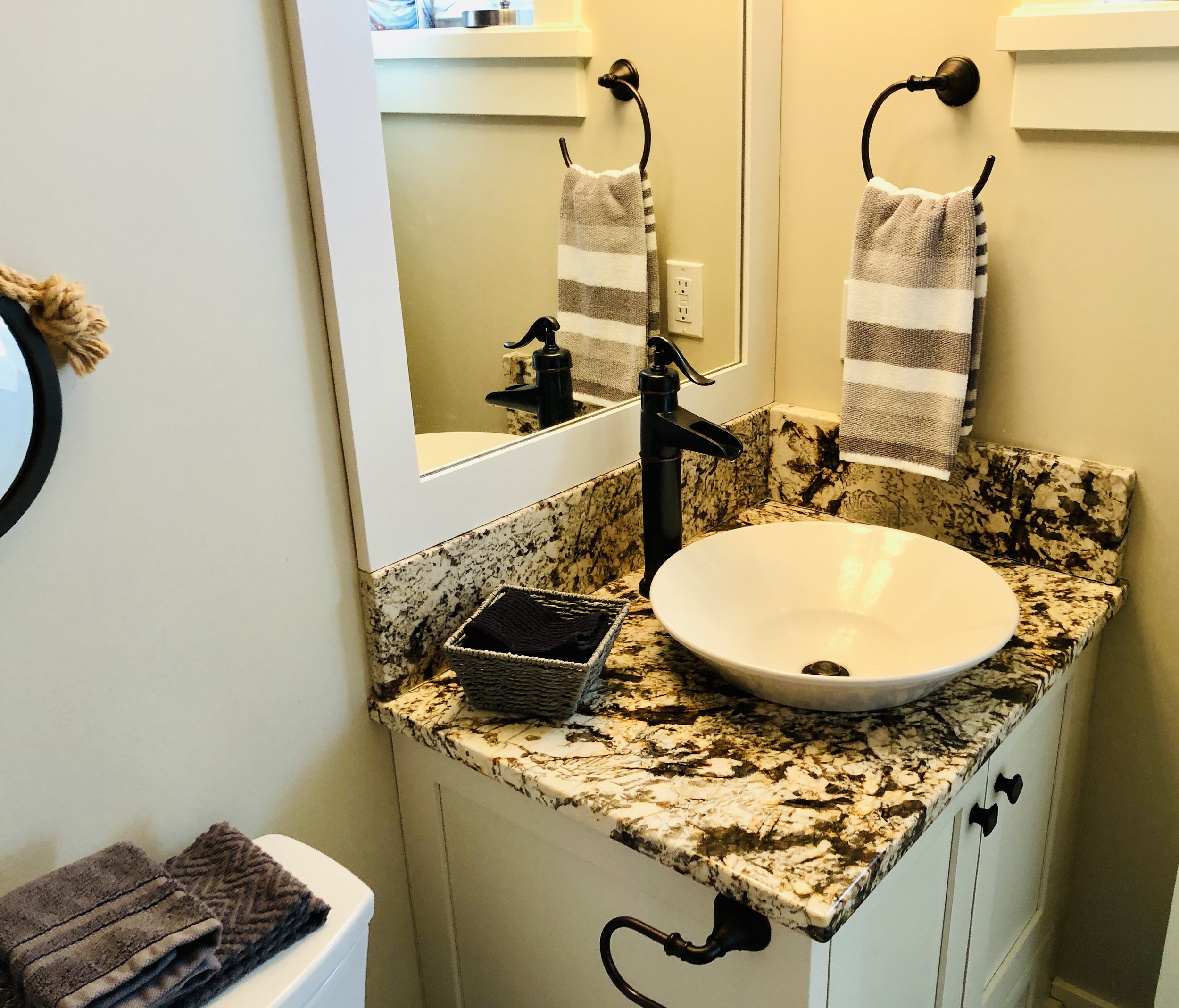 Guest bath 2.jpg