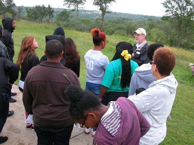  Master Naturalist,&nbsp; Terry Austin, &nbsp;and his group prepping for their filed investigation. 