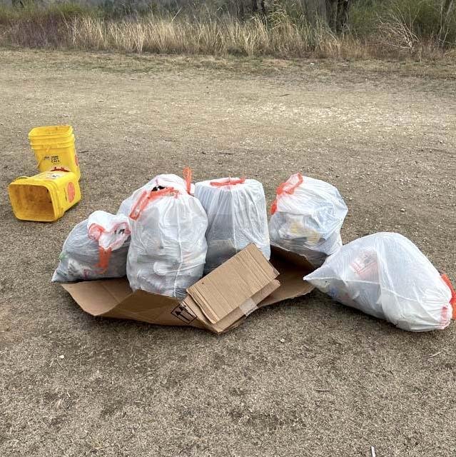  On January 8, about 25 hard working volunteers from,  One Team Earth  and  FIND , joined togather to collect more than 48 bags of trash from the creeks on the Stratford side of the park. We are VERY grateful for their formidable efforts. Learn more 