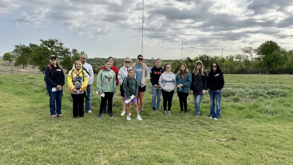  On March 31st, a group of students and their parents had a field trip at Tandy Hills. Suzanne Tuttle led the group. The Friends provided field journals and supplies. 