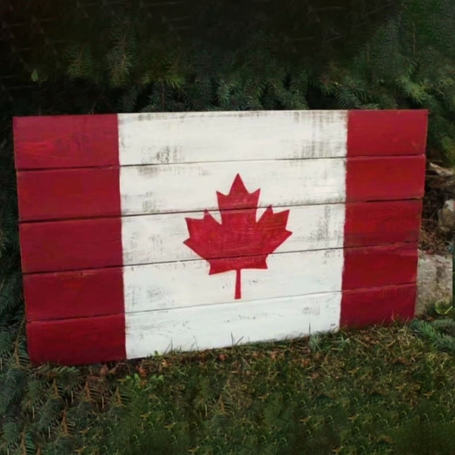 SUN: Canadian Flag Paint and Sip at Applewood Farm Winery