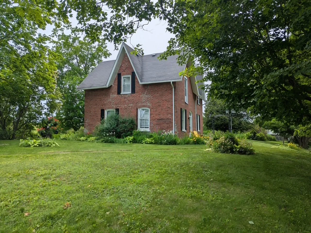 Aunt-Lauras-House.webp