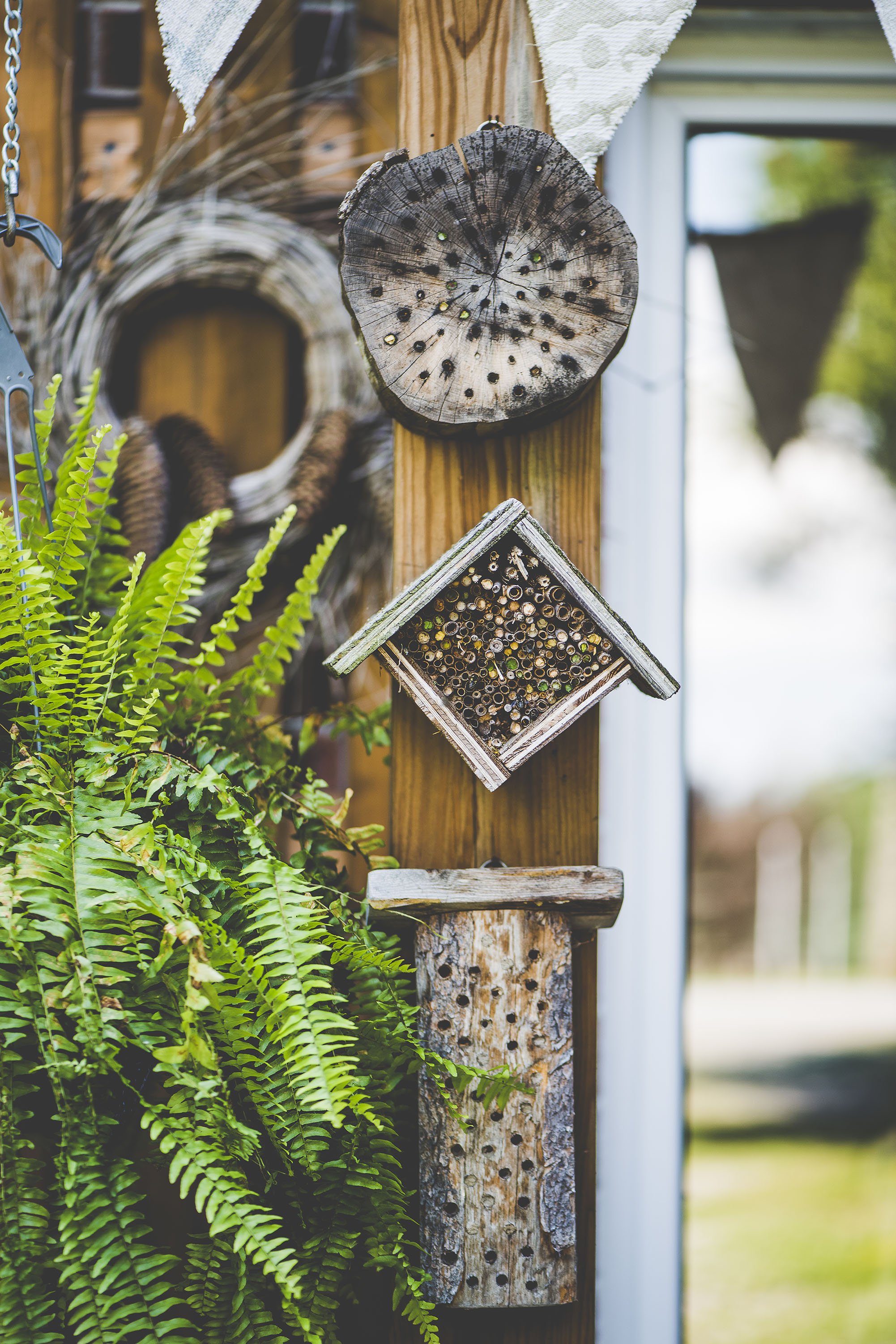 Natural "insect hotels" attract native bees