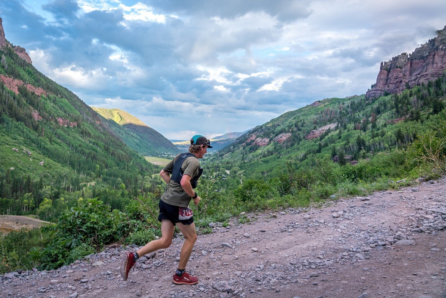 Welcome to the trail running capital of the country! 🏆🏃&zwj;♀️ Telluride, CO is home to some of the most iconic trails in the country, attracting runners from all over the globe. With its stunning scenery and diverse terrain, Telluride is a trail r