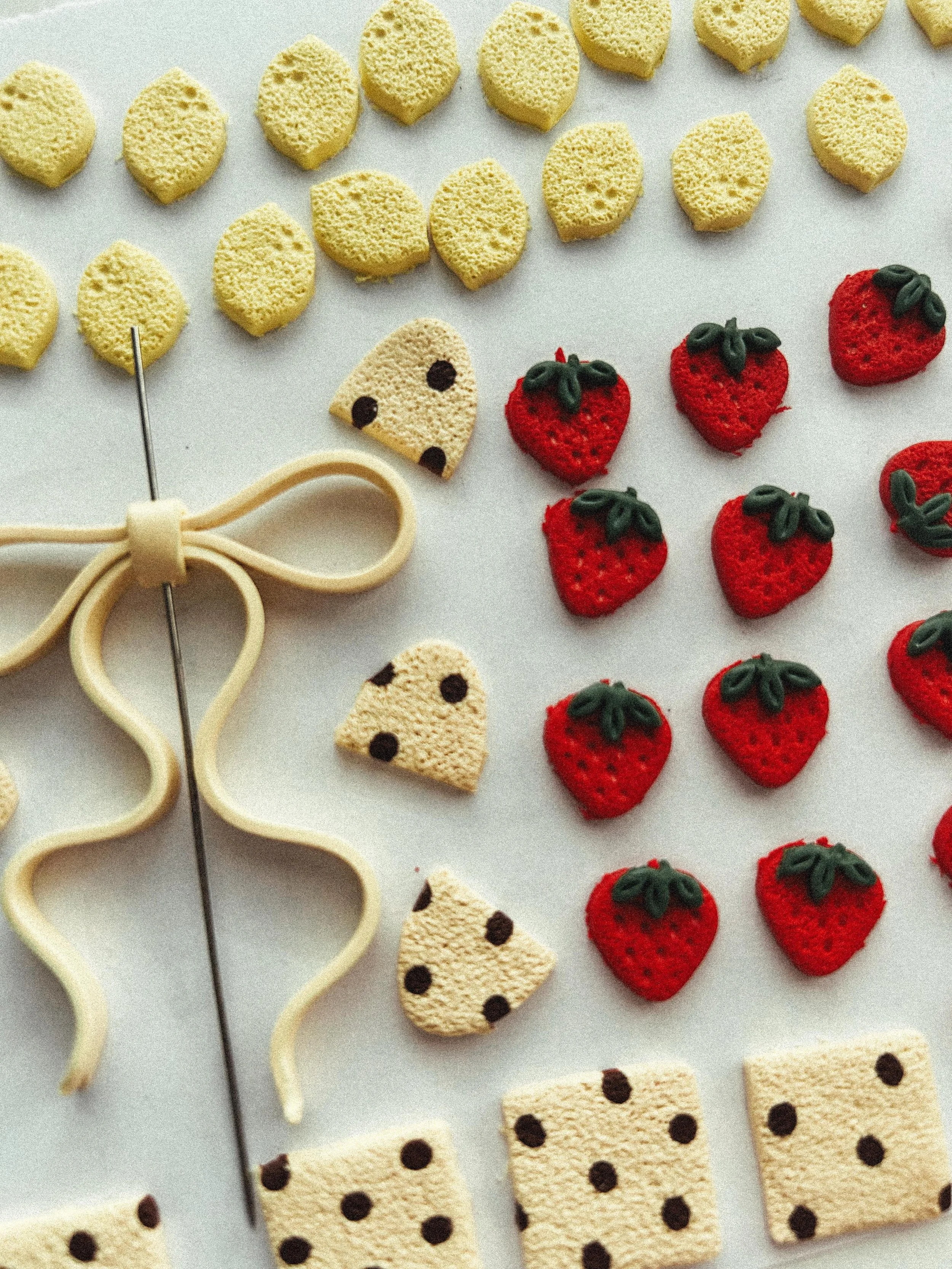 a snippet from the clay bench this week 🍓🥞🍋