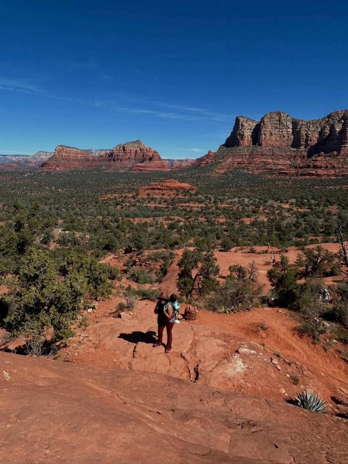 Feeling extremely grateful to continue co weaving with these beautiful lands. Bringing women here to experience the majesty of the red rocks and her healing desert oasis. When women come back to the earth something primordial is awakened. 

The earth
