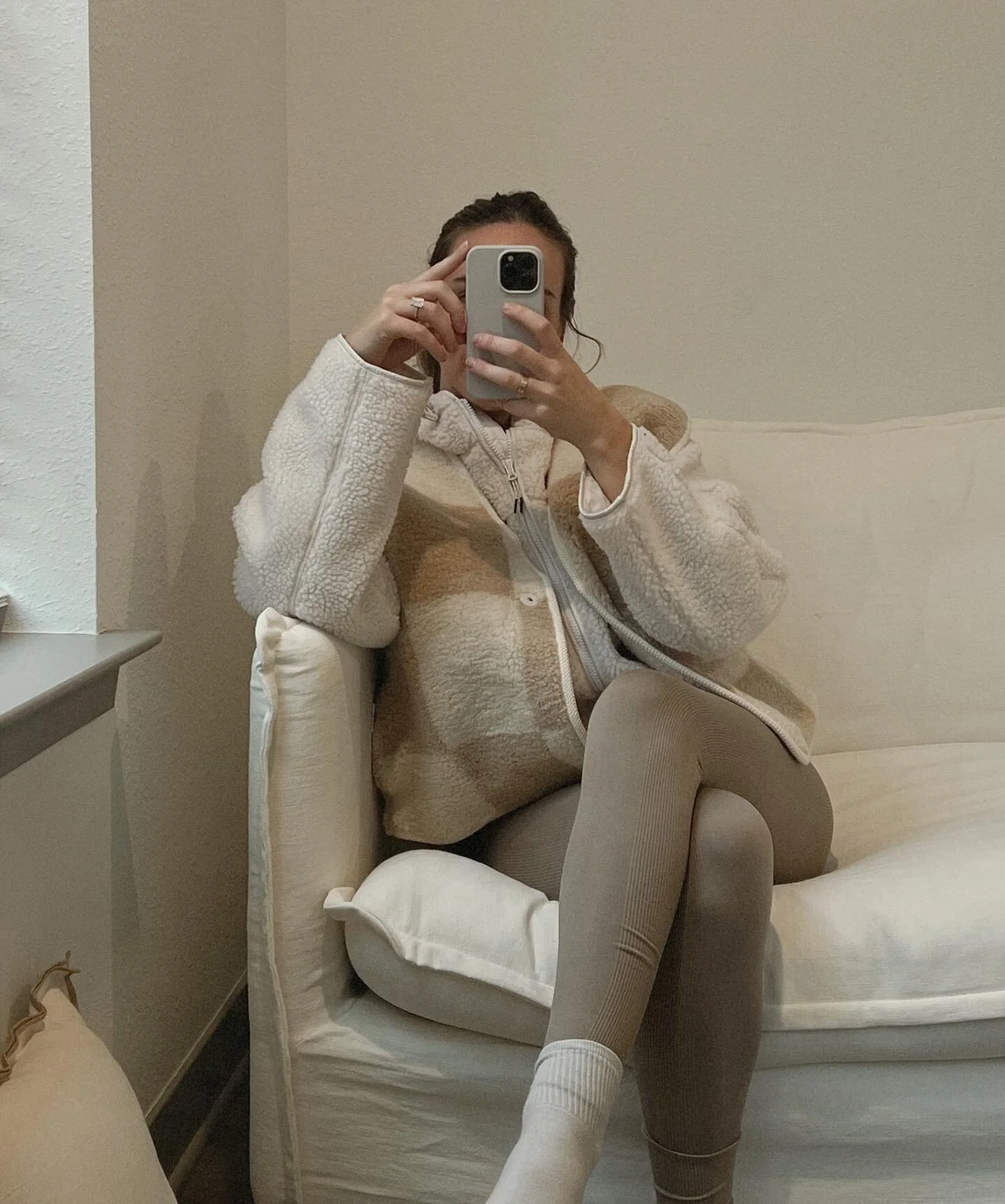 water lily ☁️

&bull;
&bull;
&bull;

#dailystyle #ootd #mywhowhatwear #streetwear #streetstyle #streetwearstyle #streetstyleinspo #streetstyleoutfit #minimalstyle #simplestyle #outfitinspo #styledaily #stylecollective #neutralstyle #minimalstreetstyl