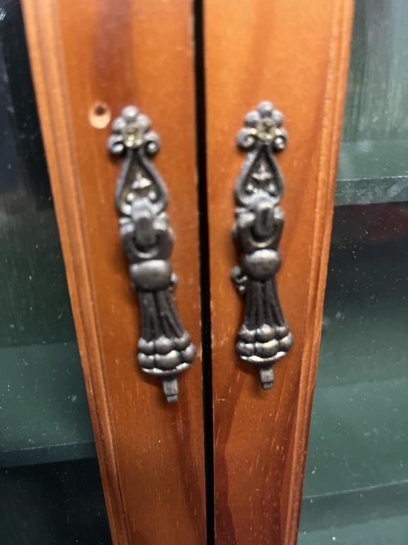 Display & Collectables Oak Cabinets 4.jpeg