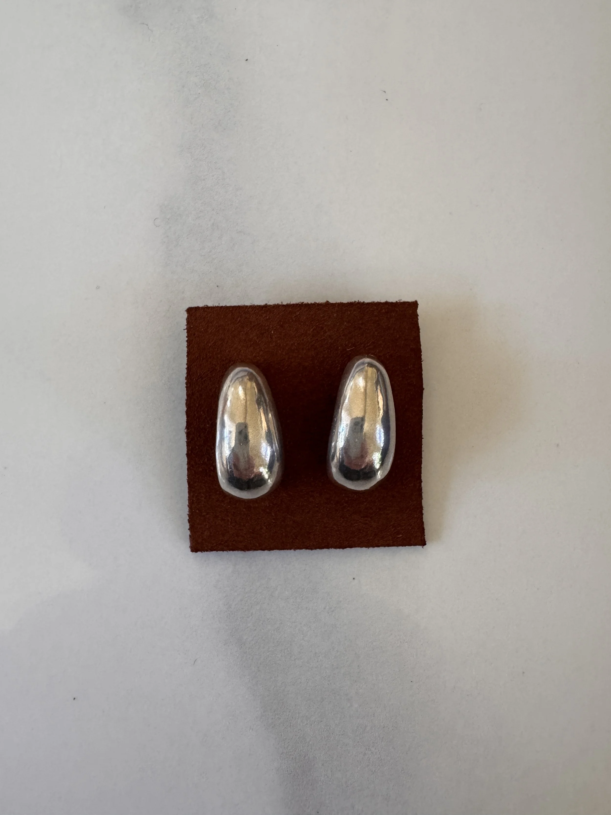 cashew small silver 1.JPG