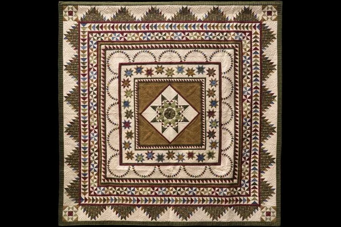 Best Medallion Quilt - Halo Medallion by Doris Prol