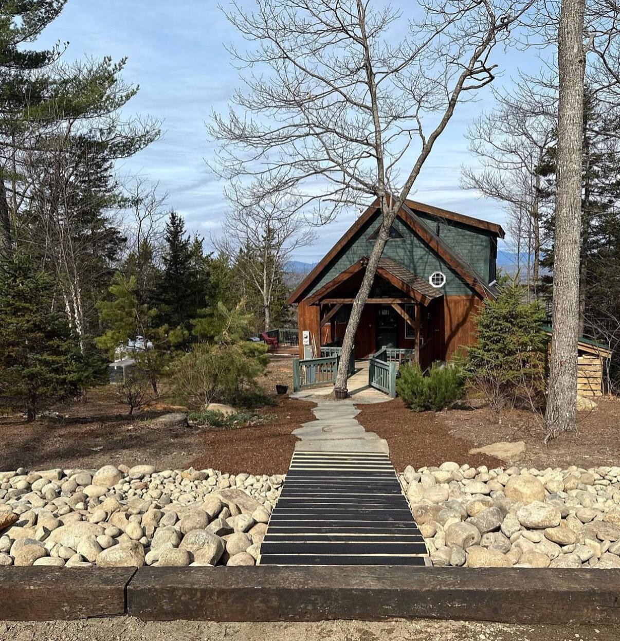 I have a last minute opening This Weekend! If anyone want to getaway. 💕 #kateahdencabin #katydidcabins