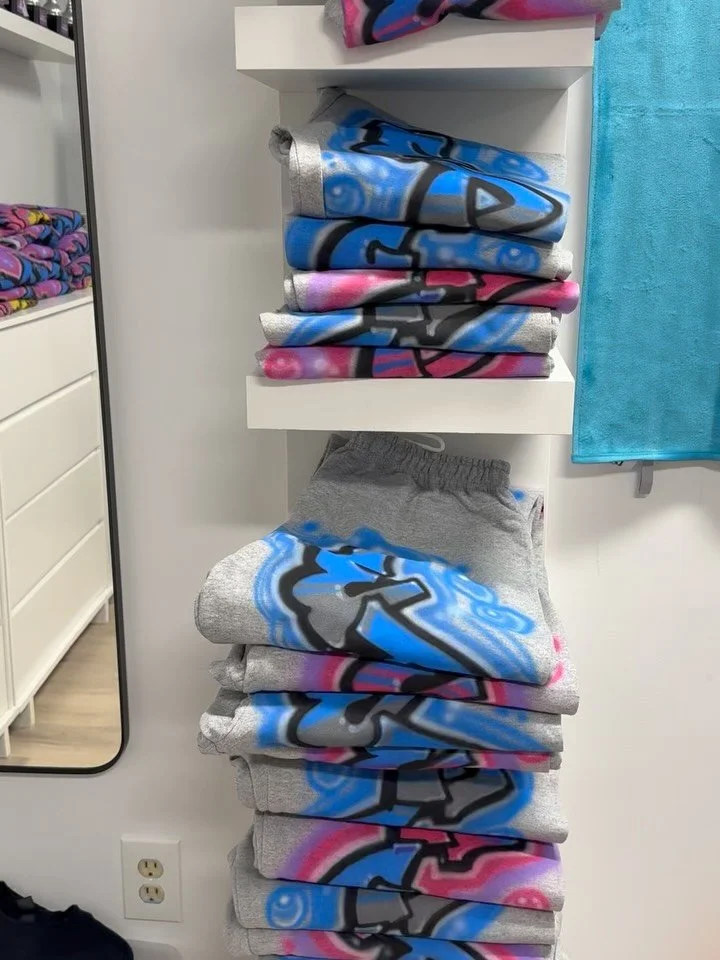 EDGE looks good on you ✨ Rock the new airbrush sets ~ available while they last!