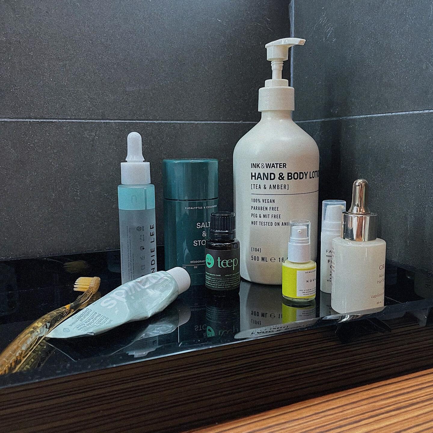 don&rsquo;t forget, mouth care is self care 🪥 

.
.
.
.

#mouthcare #oralcare #oralhygeine #alternativemedicine #oilpulling #naturalremedy #naturalmedicine #oralcaretips #oralcareproducts #oralhealth #naturaltoothpaste #veganproducts #vegan #allnatu