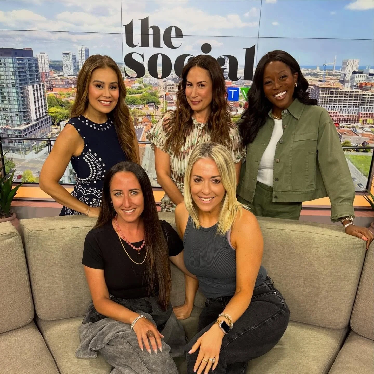 POV: Two professional organizers walk onto the set of @thesocialctv and immediately appreciate how beautifully everything is styled. 👏 

What a great show today, one of our fav segments was of course @chefrobrossi &hellip; looking forward to visitin