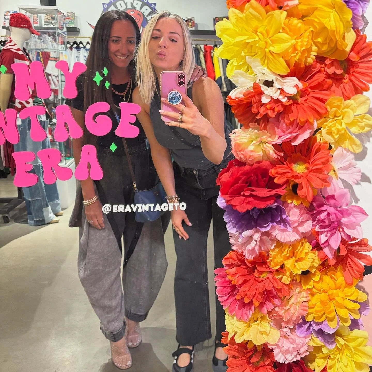 We know 2 things for sure&hellip;

1. Amalia is on her tippy toes
2. We&rsquo;re amazing at organizing 

#vintageera #worklifebalance #torontoentrepreneur #torontobusinesses
