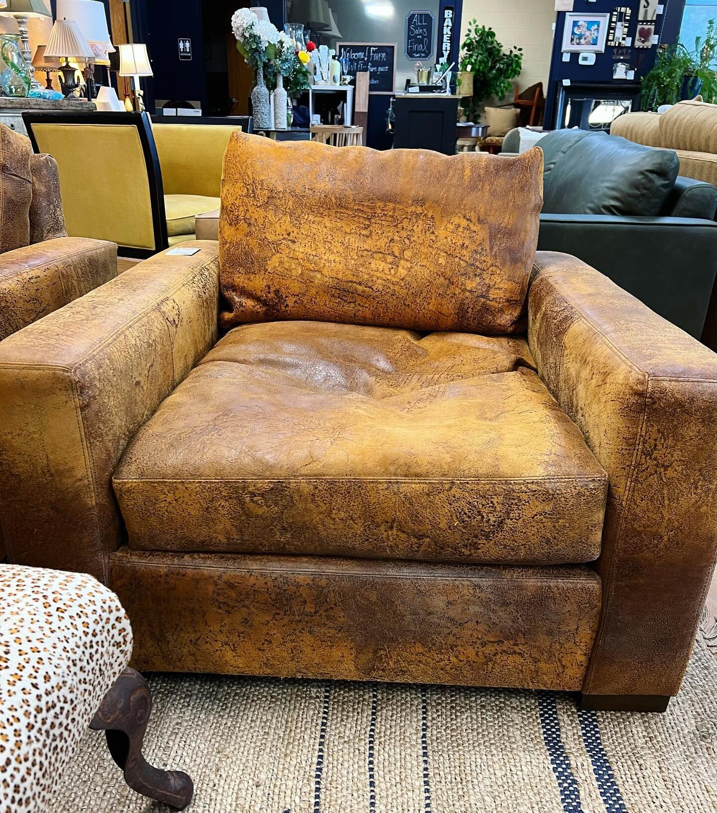 DEEP leather seats from RH&hellip;rustic and absolutely gorgeous!