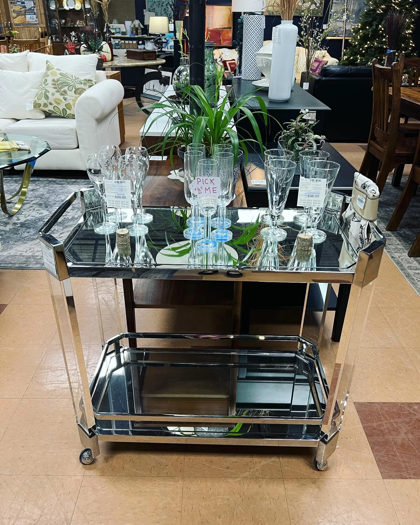 Bar Cart from Mitchell Gold and Bob Williams- just in time for your holiday gathering!! 🍸 🥃