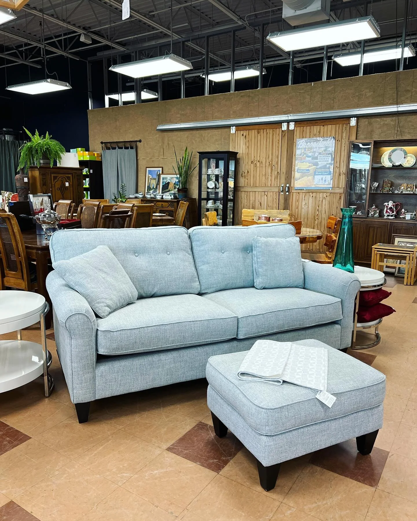 LaZBoy 80&rdquo; sofa in Mist! Price includes ottoman!