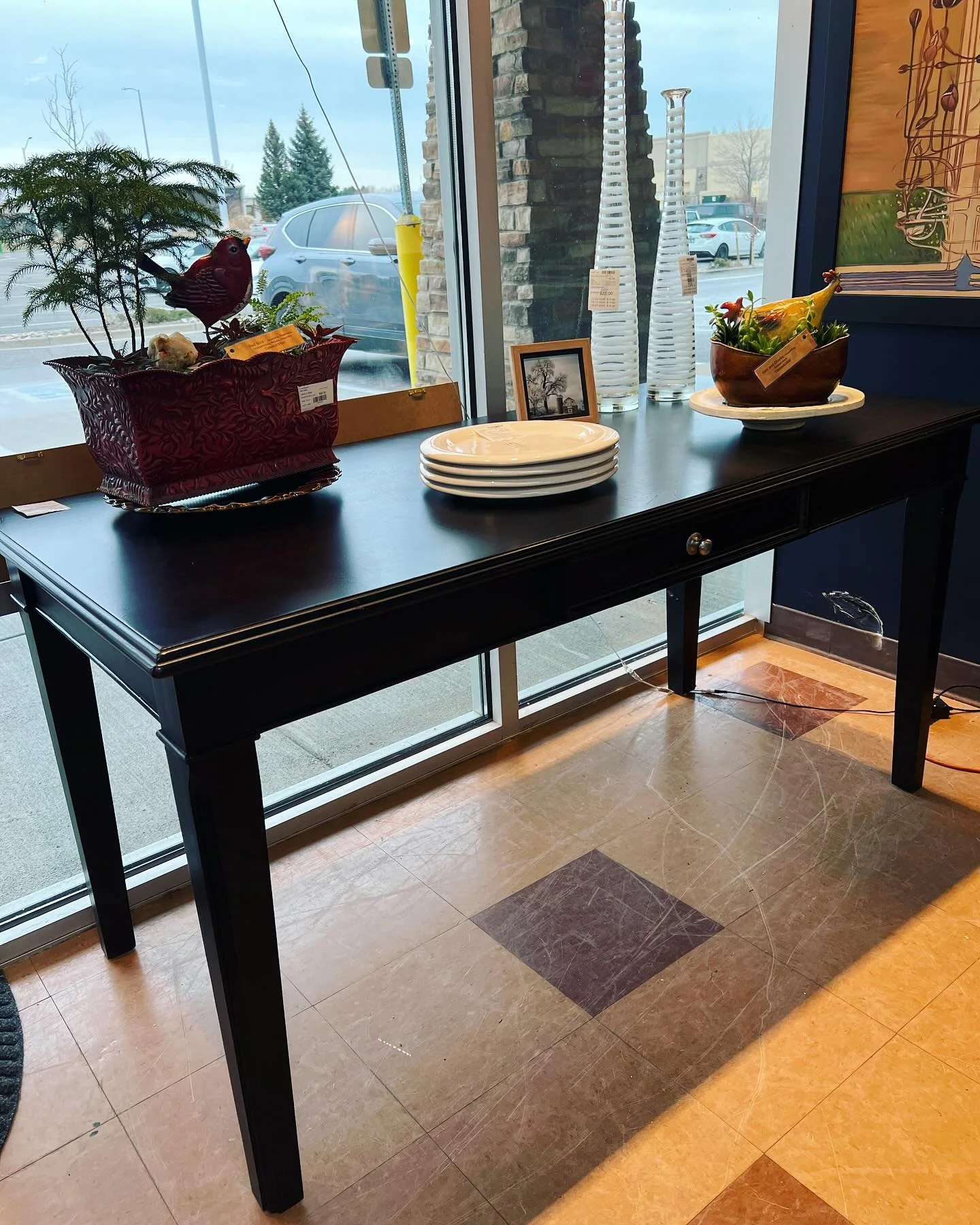 Simple, perfectly sized, and affordable. Who needs a workspace? Come on in get it!