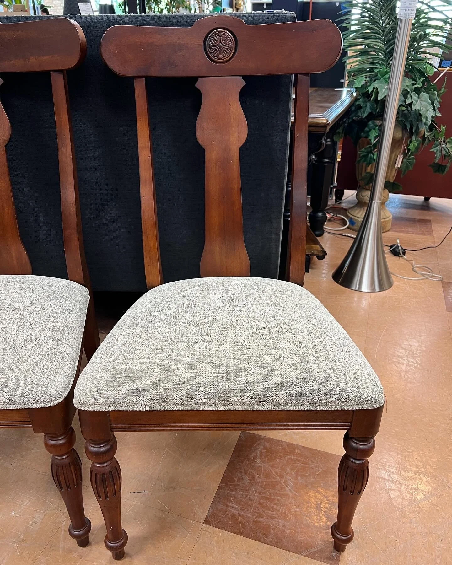 Ethan Allen 9 pcs plus 2 leaves!
