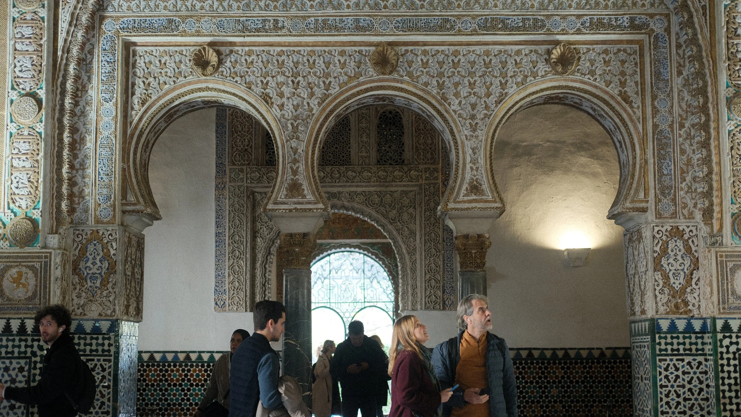  So although the Alcazar was mainly under and built by Christians, it remains looking very muslim because of Pedro I love for the architecture. Many of the inscriptions refer to Pedro I as a sultan.   This image is of a room in the Alcazar where some