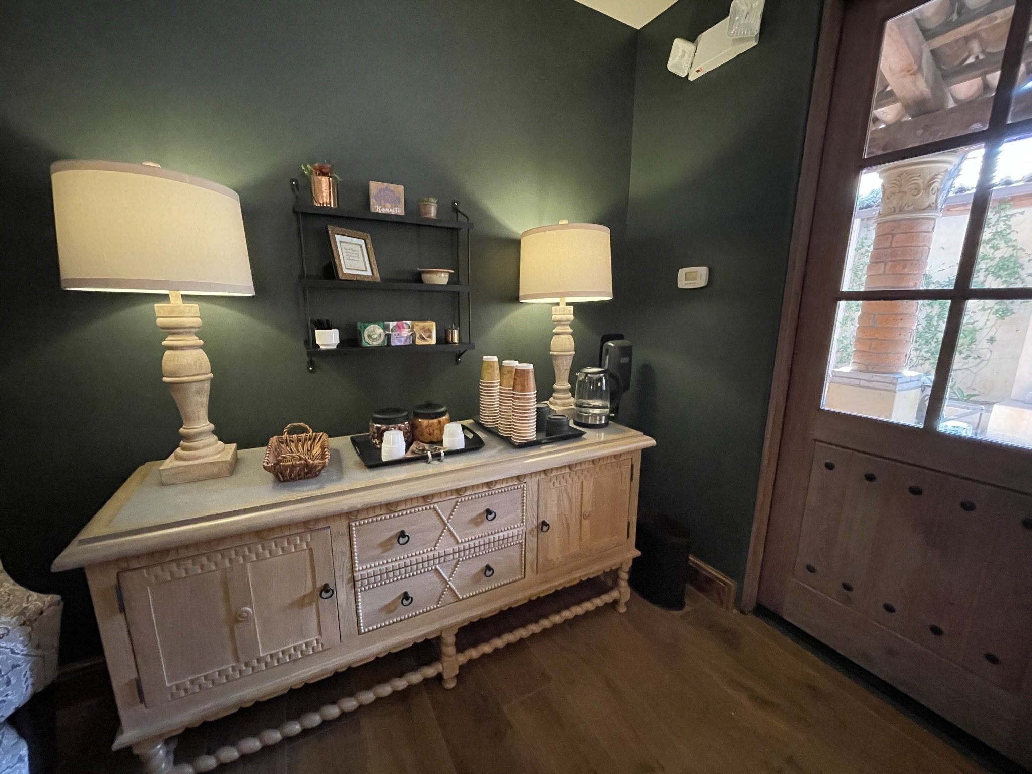  Complimentary snacks provided in the spa relaxation area 