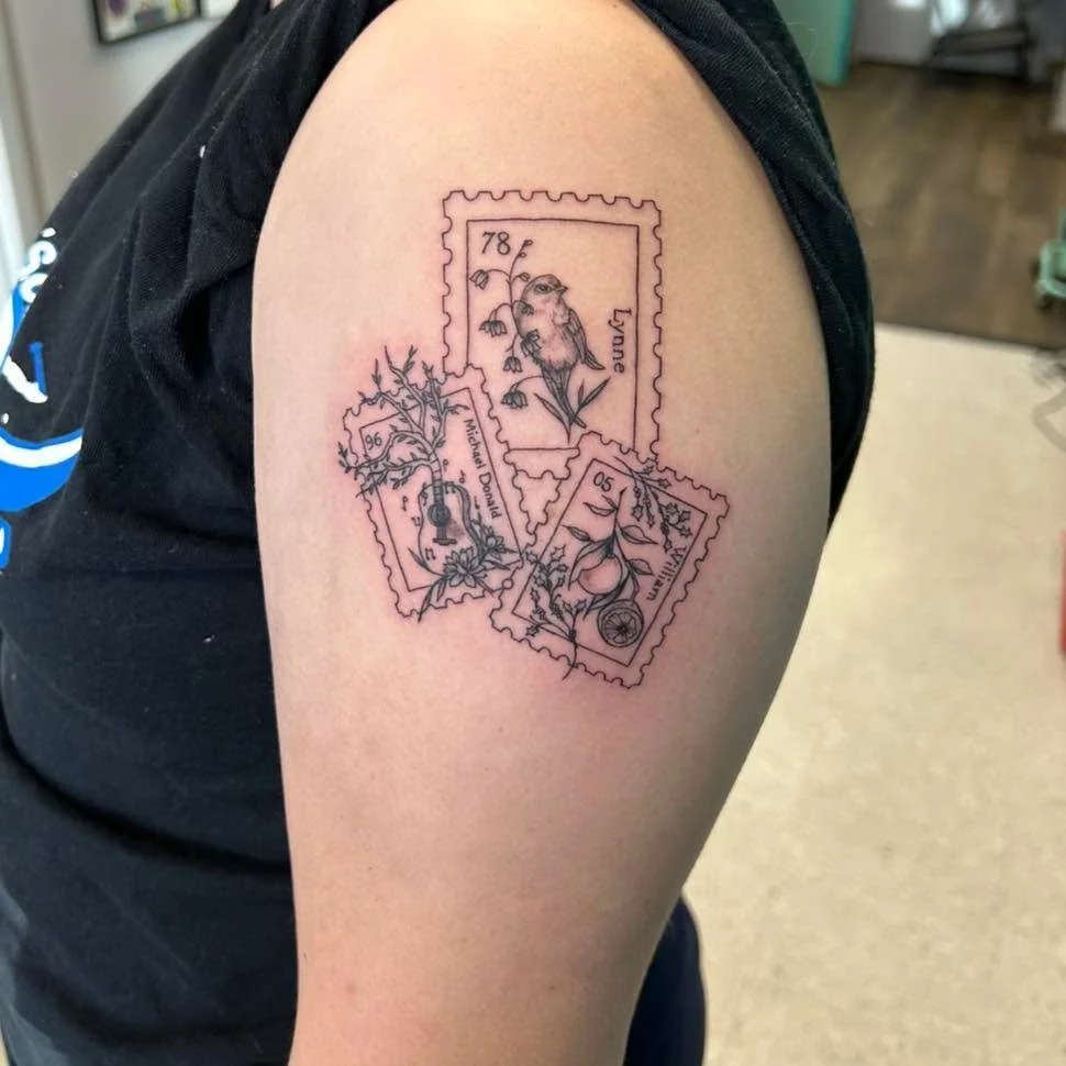 Lil stamps 💕

 #finelinetattoo #femaletattooartist #madisonwi #fineline #tattoo