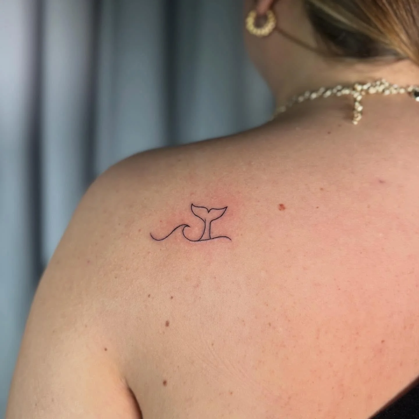 Dainty shoulder tattoo 🐋 
#fineline #femaletattooartist #madisonwi #madisonwitattoo