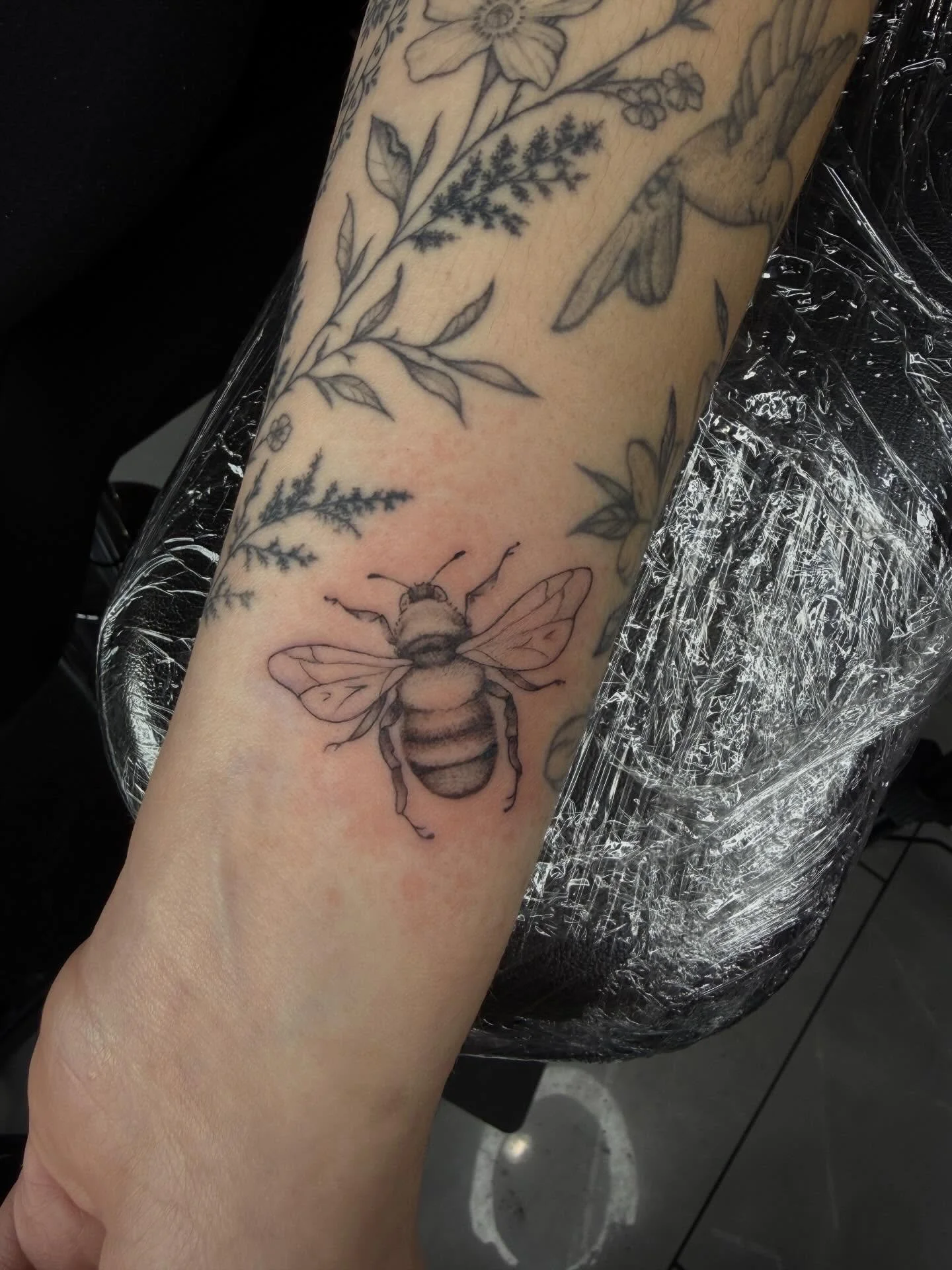 Lil bee! 🐝 

#blackandgraytattoo #femaletattooartist #fineline #beetattoo #madisonwi