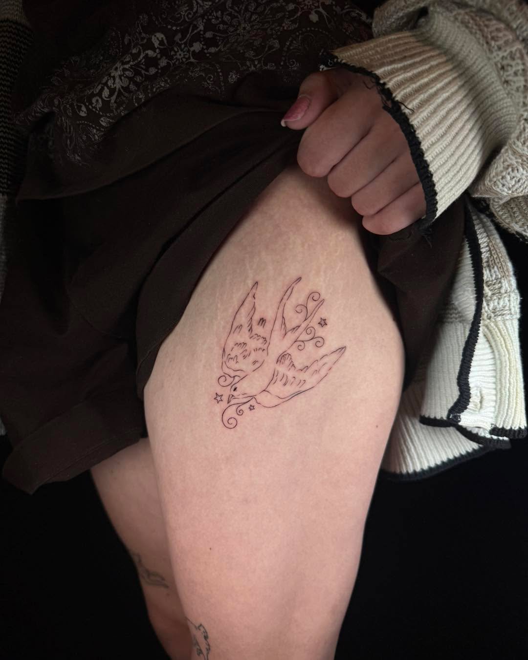 Lil bit of whimsy ✨ 

#tattoos #madisonwi #madisonwitattoo #fineline #whimsy