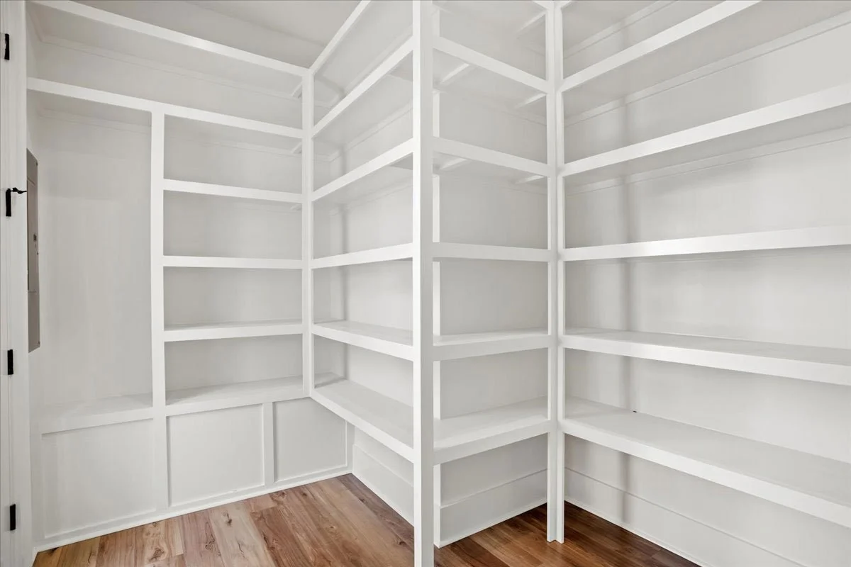 34-Pantry.jpg