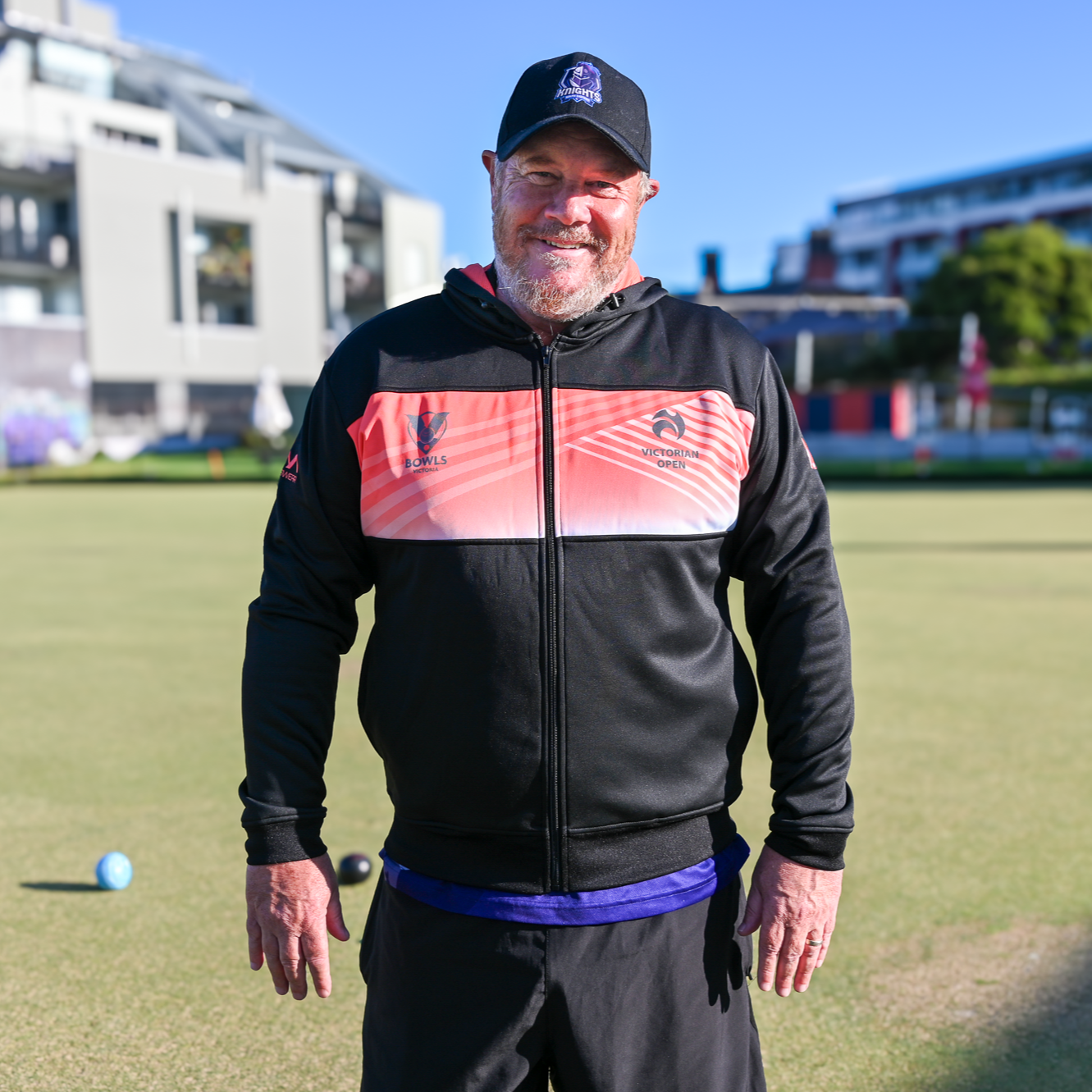 Unisex VO2026 hoodie - Peach/Black