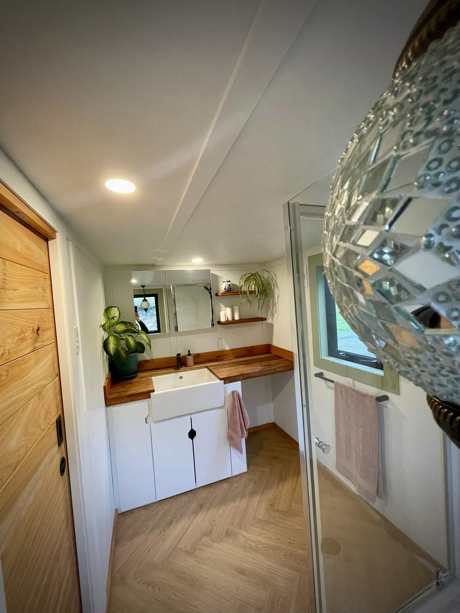 whole bathroom 2.jpg