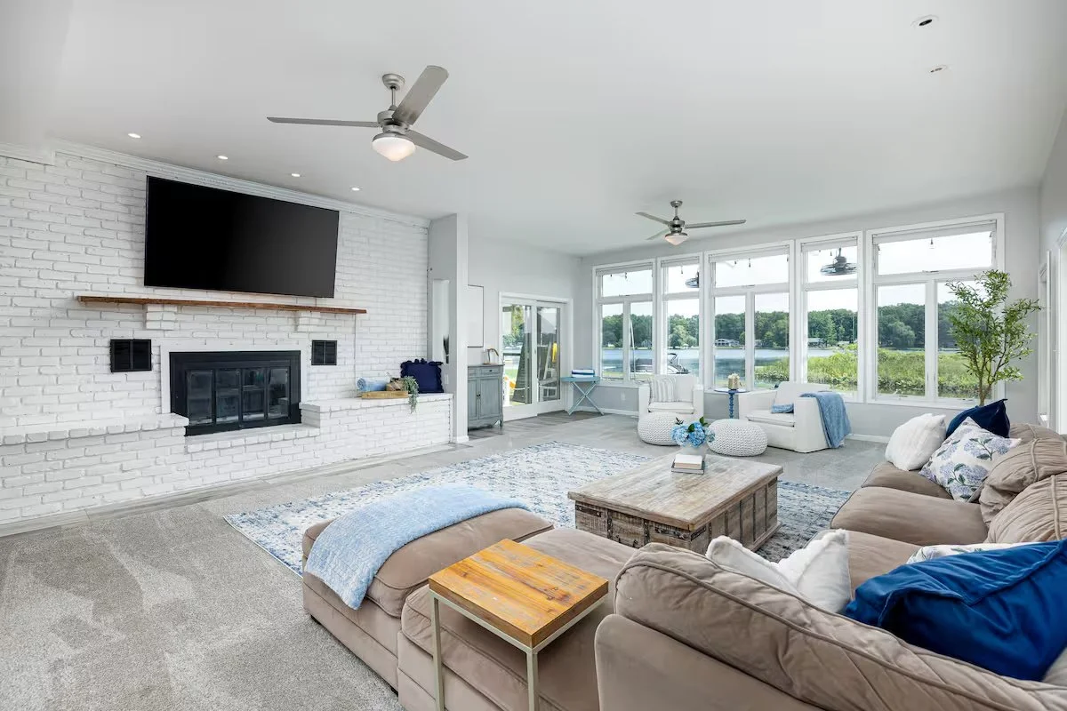 35d0c9a3-7014-43ff-99b7-a3e314da2023 copy.jpg