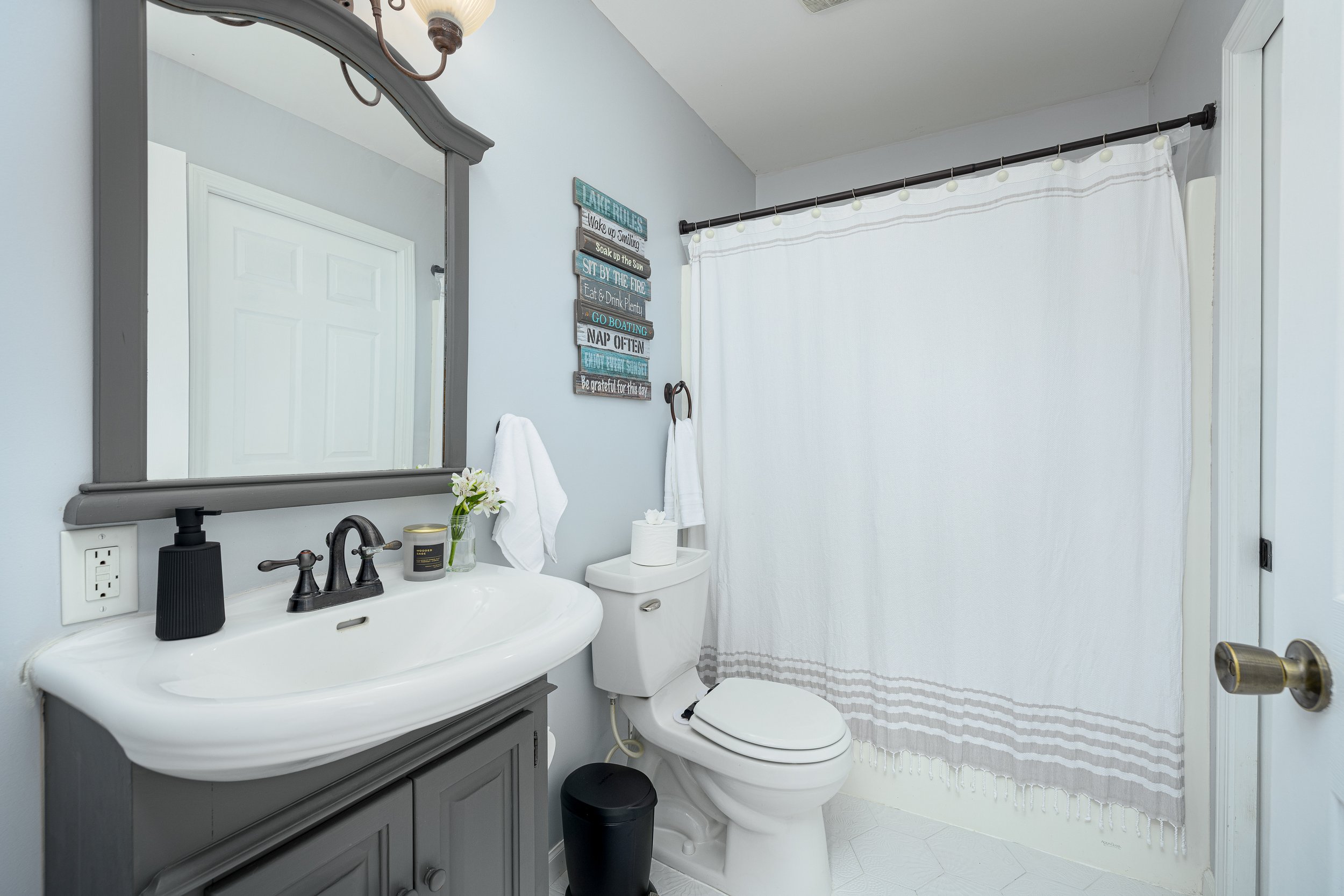 828 Russmiller Loop (4 of 143).jpg