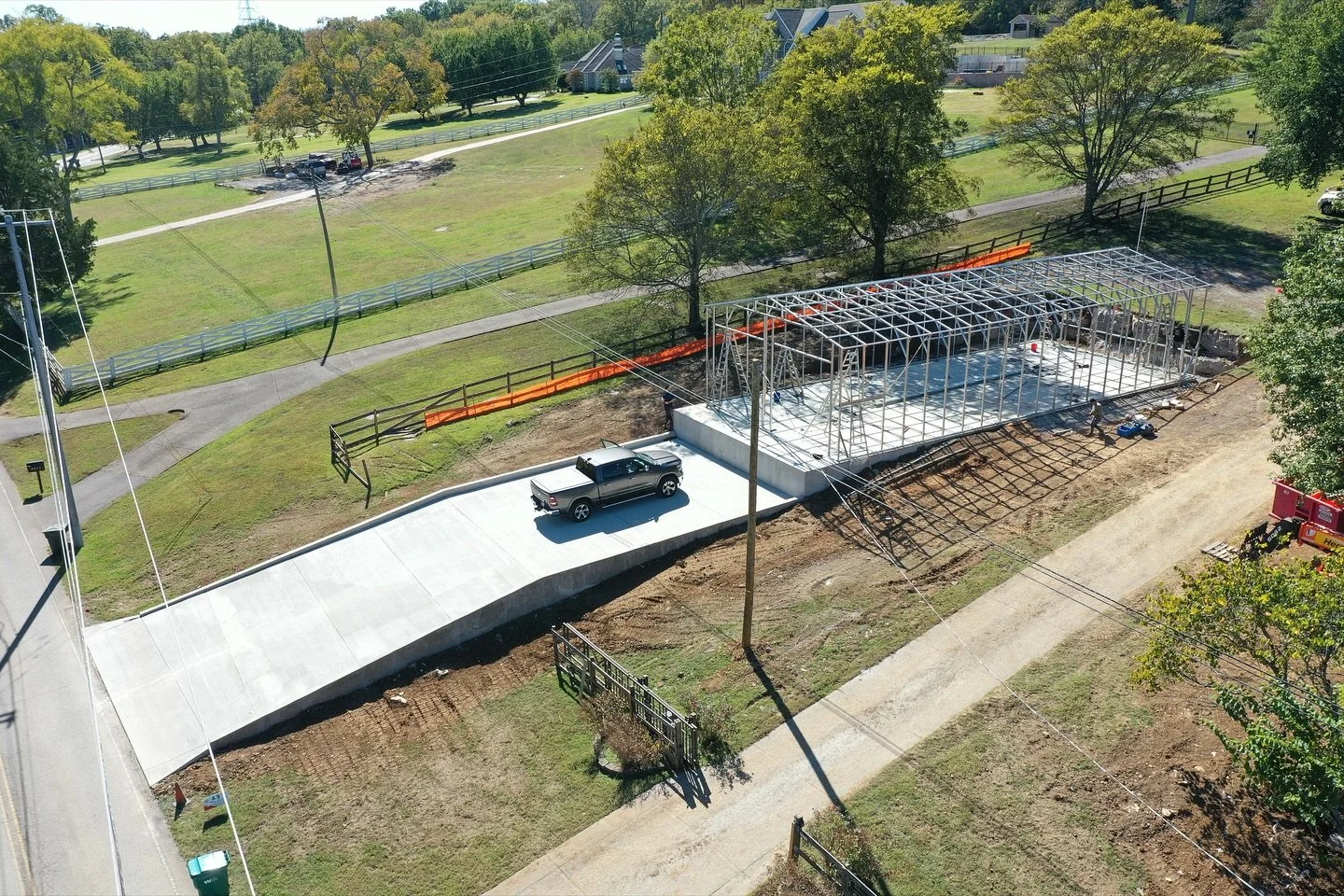 Framing is flying—so we thought our camera should, too.
Framing is moving fast, and we’ve just wrapped up the new loading dock — a beautiful, functional approach that ties right into the warehouse design.
This custom space is taki