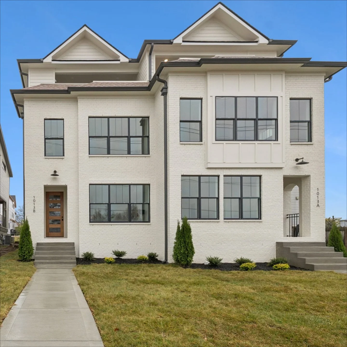 ✨ They're DONE &mdash; We just wrapped two brand-new townhomes in 12 South, and we couldn&rsquo;t wait another second to start the tour.

Today we&rsquo;re kicking things off at the entrance &mdash; the custom front door, the white oak staircase, the