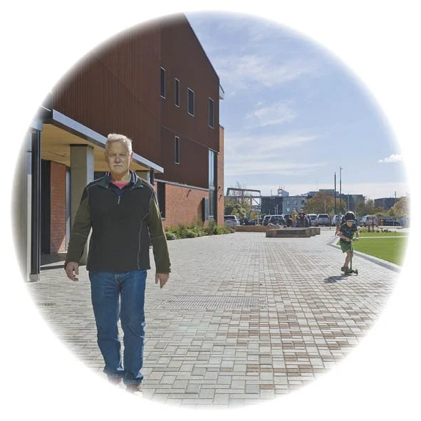 The cultural narrative of kaikaranga, collaboratively developed with Matapopore, ‘calls’ visitors into the Christchurch Performing Arts Precinct plaza via the laneways. The digital ‘sound wave’ of a sung karanga is captured in the colours and texture