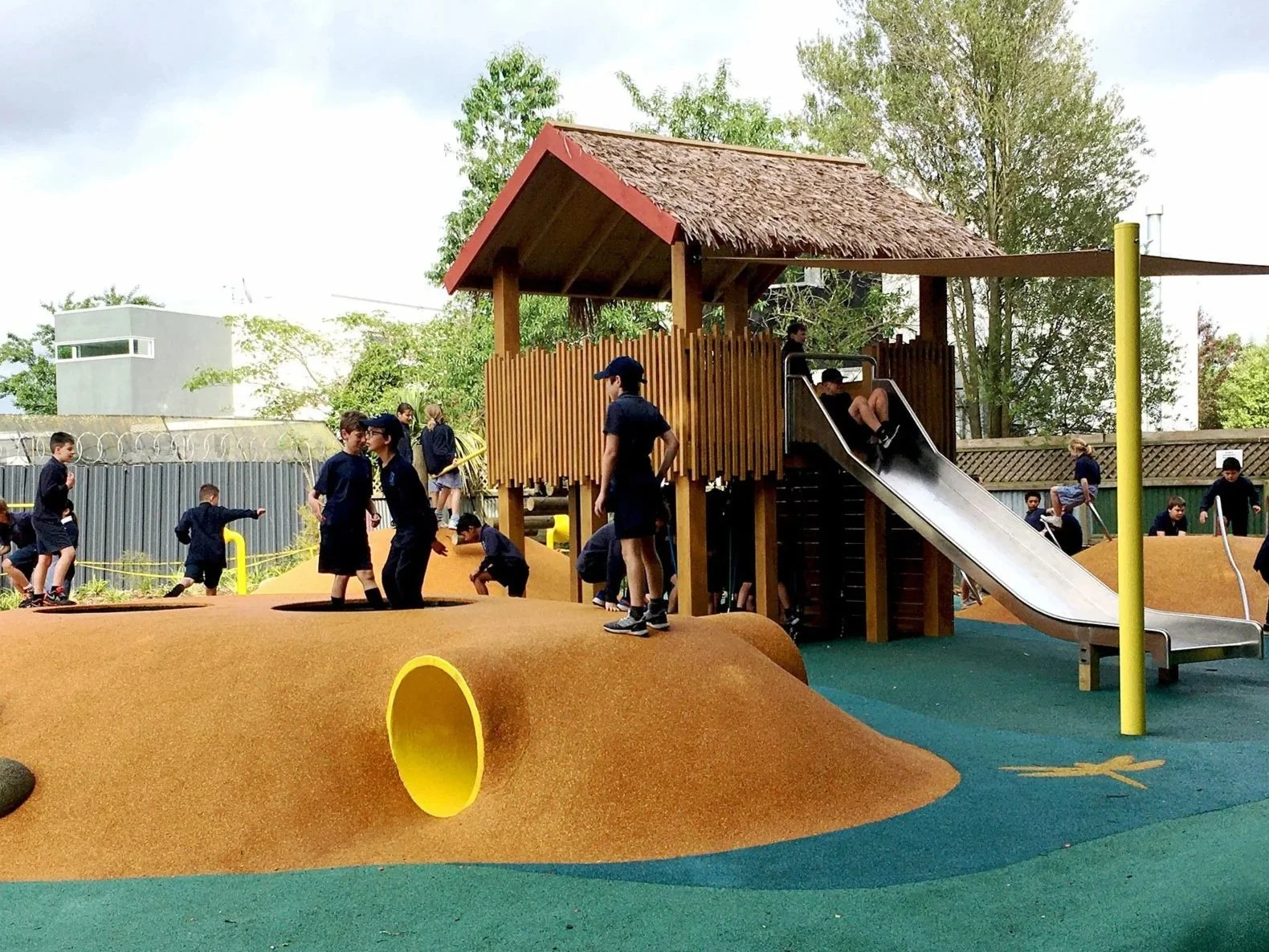 Play  | Te Arawai