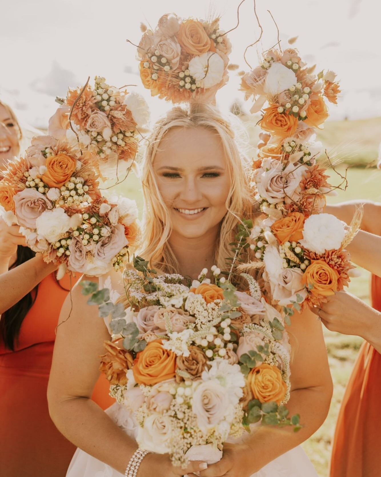 Better late than never👏 
https://www.openrangefloral.com/

We finally have a website built!
Also a super big shout out to @bribischof  for helping me build this beauty! Thankful for the friends I have made throughout this industry🫶

This will make 