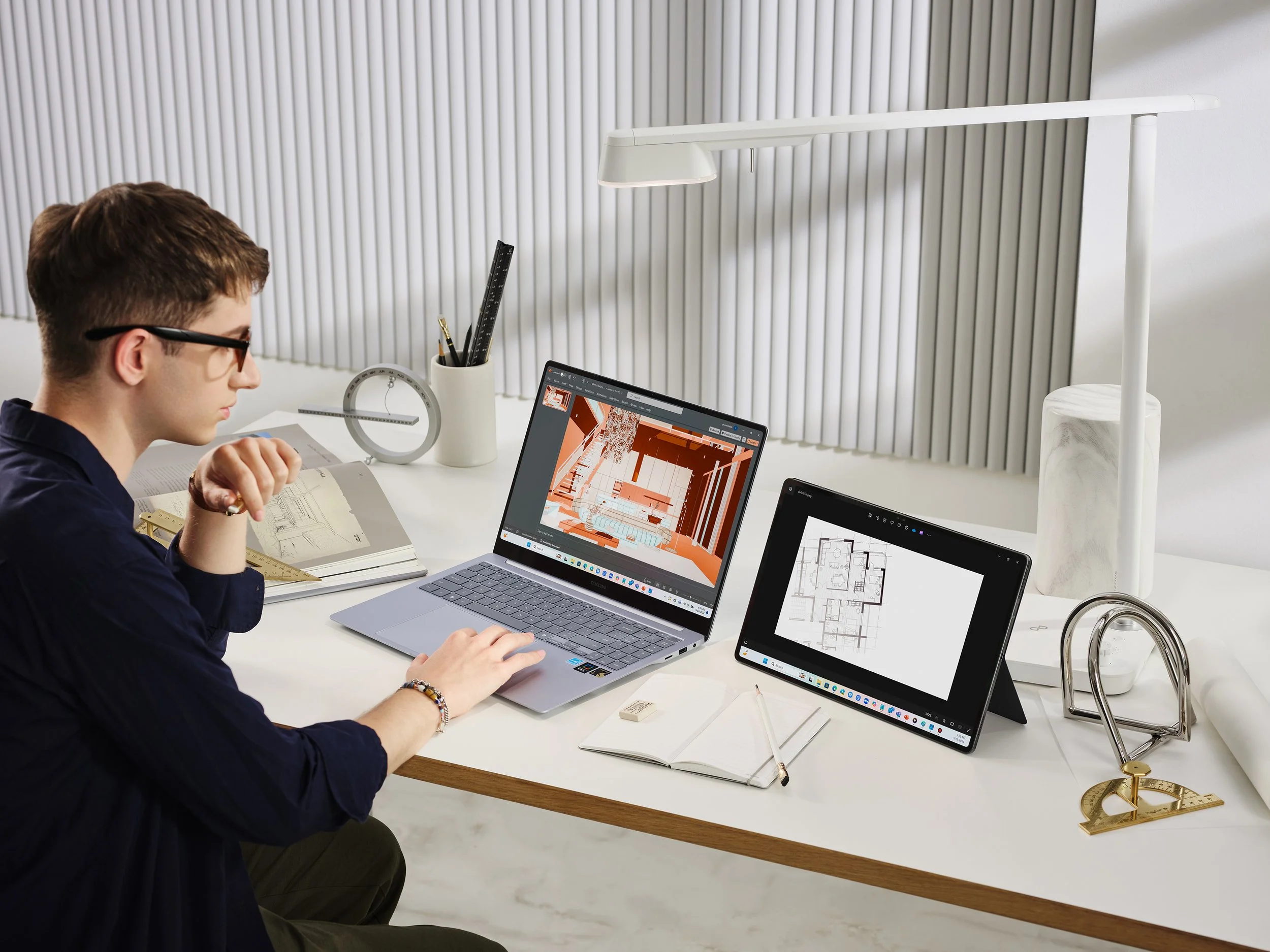 건축가 워크스페이스 삼성 노트북 멀티태스킹 연출 사진 스탠드스틸 스튜디오 상업사진