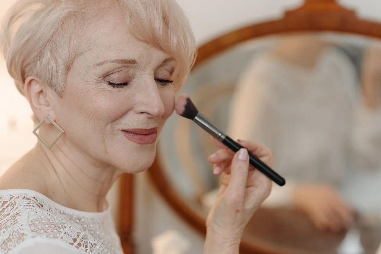 how to put makeup on mature skin