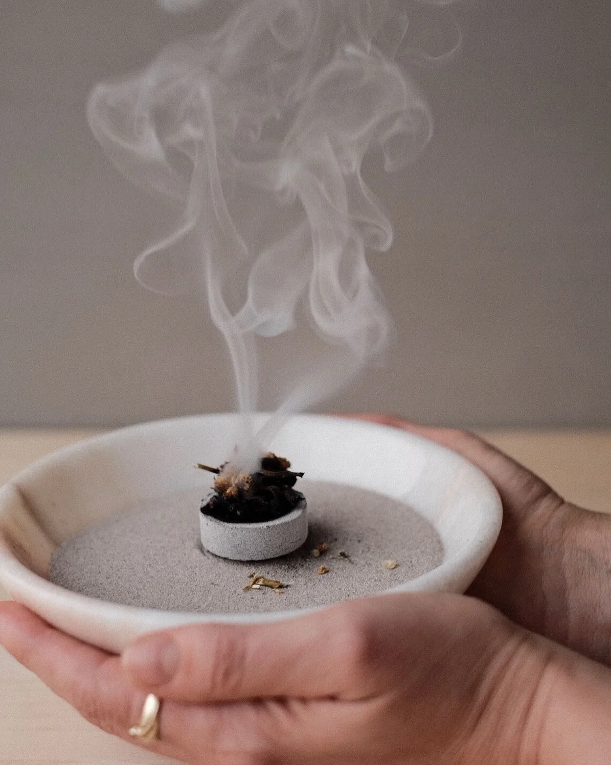 Wintersonnenwende 🌞
&hellip; und ein paar Gedanken 💭 

🪐 In der Natur bedeutet die Wintersonnenwende: die Dunkelheit erreicht den H&ouml;hepunkt, die Sonne kommt zur&uuml;ck. Die Tage werden wieder l&auml;nger und die Natur bereitet sich (wenn auc