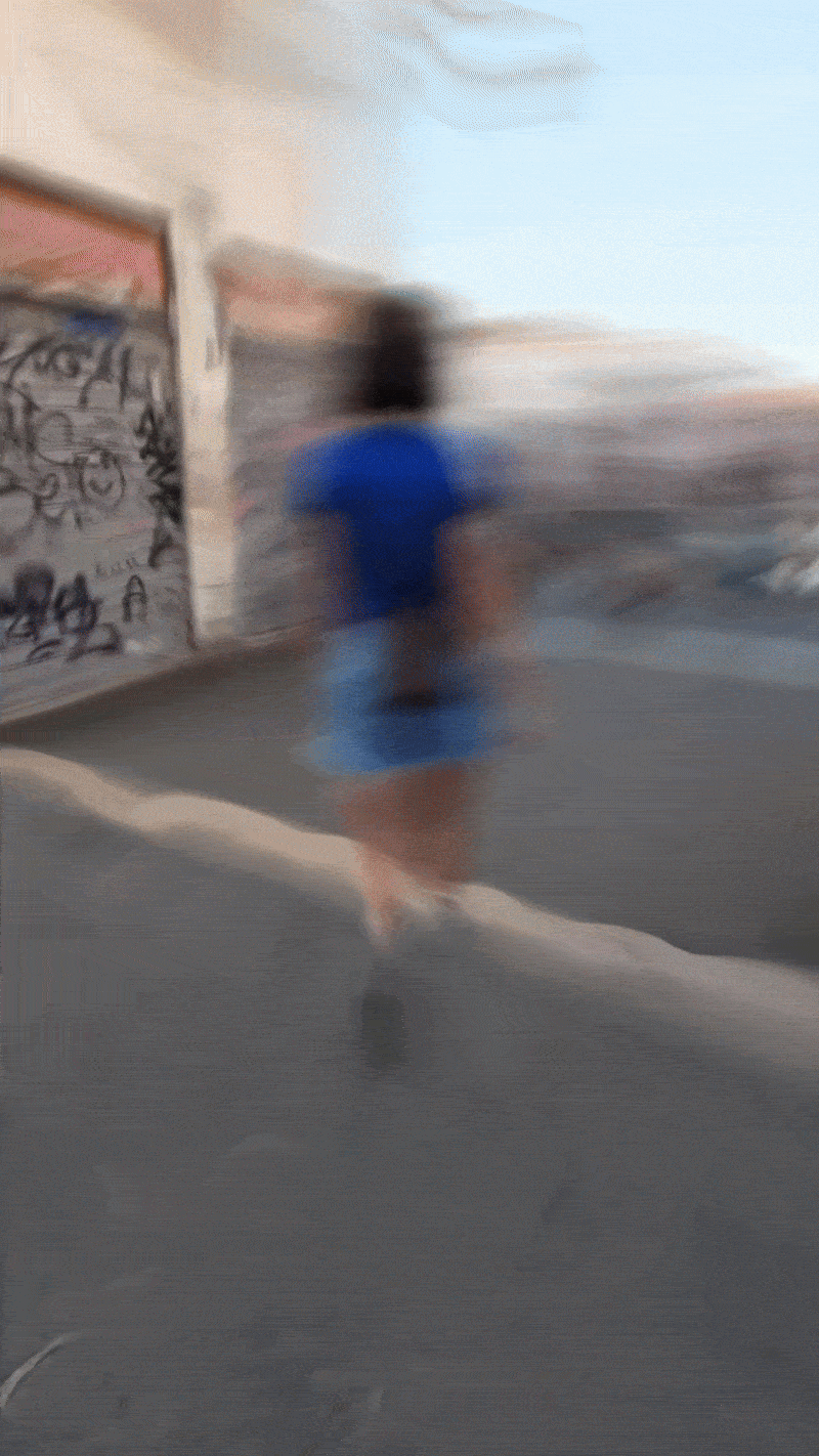 Mini Tote Brown In Movimento.gif