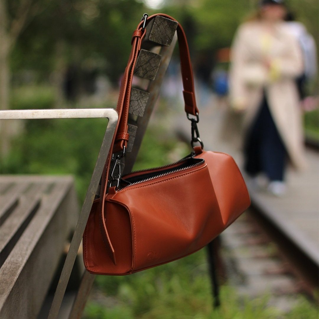 2.Cognac+Brick+Bag+Qu.jpg
