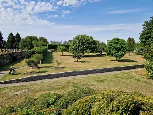 Haddington Garden in Summer 500px.jpg