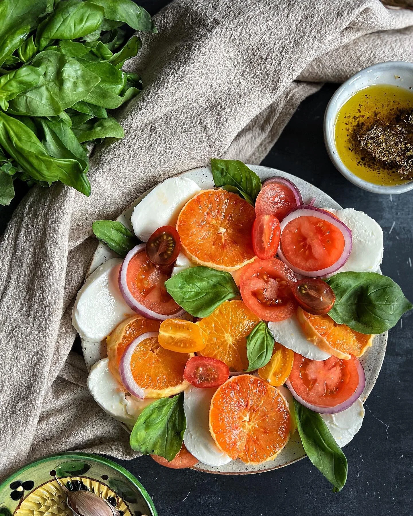 It&rsquo;s still way to cold outside and possibly a little stormy?! We haven&rsquo;t lost any fences and the bins are still in tact&hellip; although the good news is that the days are getting longer? Spring is on the horizon. Right?? 🌞🌪 

For now t